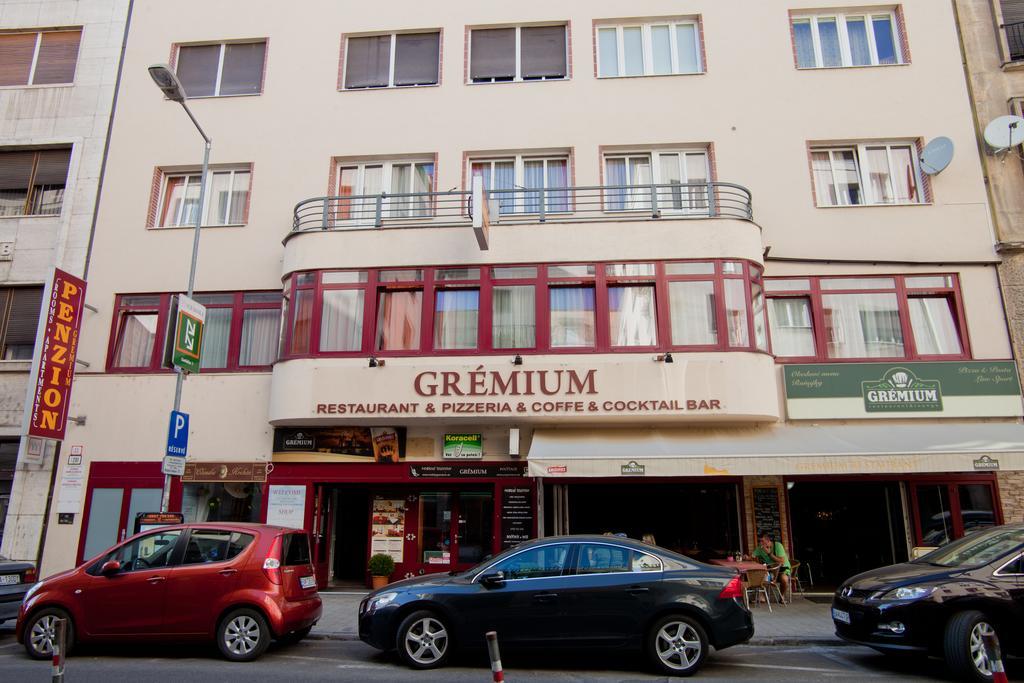 Penzion Gremium Hotel Bratislava Exterior foto